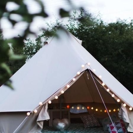 Отель Wildberry Glamping Orgeres-la-Roche Экстерьер фото