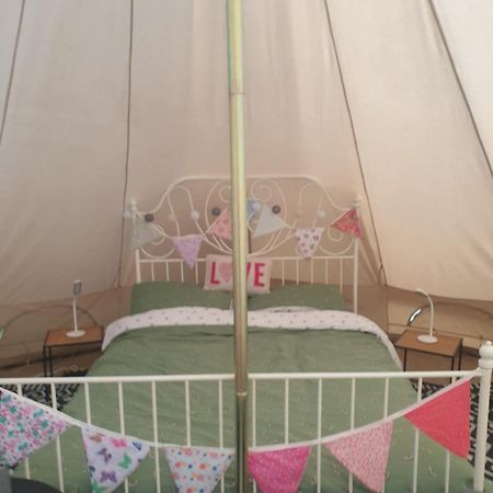 Отель Wildberry Glamping Orgeres-la-Roche Экстерьер фото