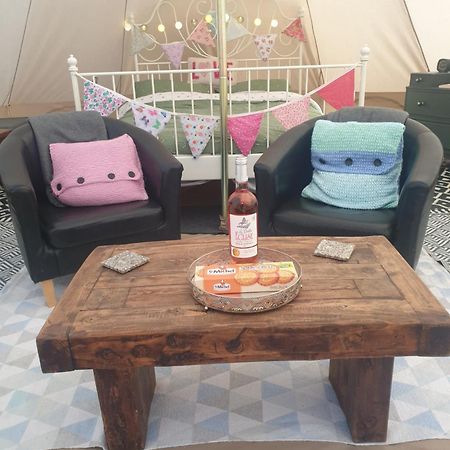 Отель Wildberry Glamping Orgeres-la-Roche Экстерьер фото