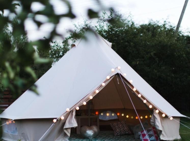 Отель Wildberry Glamping Orgeres-la-Roche Экстерьер фото